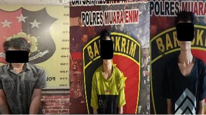 Tiga pria bersenpi di Muara Enim diamankan polisi.