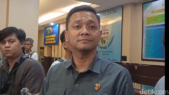 Wakasat Reskrim Polres Metro Jakarta Selatan Kompol Henrikus Yossi