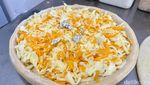 Yummy! Pizza Pepperoni Topping Melimpah Ada di Perumahan Mewah Ini