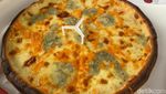 Yummy! Pizza Pepperoni Topping Melimpah Ada di Perumahan Mewah Ini