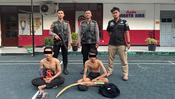 2 Remaja hendak tawuran di surabaya diamankan