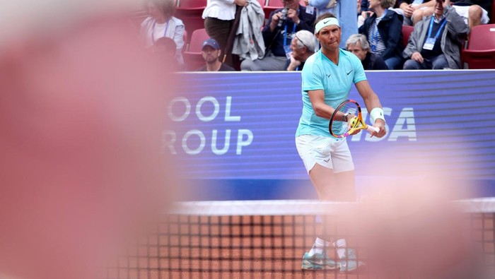 15 July 2024, Sweden, Bastad: Spanish tennis pro Rafael Nadal serves at the ATP tournament. A month and a half after his first-round exit at the French Open, the former world number one returned to the ATP Tour with a solid win in the doubles alongside Norwegian Casper Ruud. Photo: Steffen Trumpf/dpa (Photo by Steffen Trumpf/picture alliance via Getty Images)