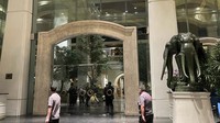 Enam korban itu diyakini warga negara Vietnam dan warga Vietnam-Amerika. Di antara enam orang asing tersebut ada yang baru pertama kali ke Thailand, sebagian lain pernah berkunjung ke negeri gajah putih itu sebelumnya. AP Photo/Napat Kongsawad