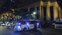 Thailand memang sedang habis-habisan memulihkan sektor pariwisata sebagai tulang punggung pendapatan negara. Lebih dari 28 juta wisatawan asing mengunjungi Thailand tahun lalu, menghabiskan 1,2 triliun baht (USD 33,3 miliar) di negara tersebut. AP Photo/Chatkla Samnaingjam