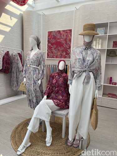 Brand hijab mengadakan peluncuran koleksi Seri Misool bertema Tropical Paradise Takeover, Rabu, (17/7/2024) di Noesaka Restaurant, Land's End, Pantai Indah Kapuk 2.