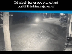 Penampakan Pocong Terekam Bonceng Pemotor di Lendah Kulon Progo