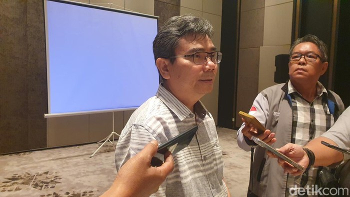 Direktur LSI, Djayadi Hanan menyampaikan hasil rilis survei Pilkada Palembang.