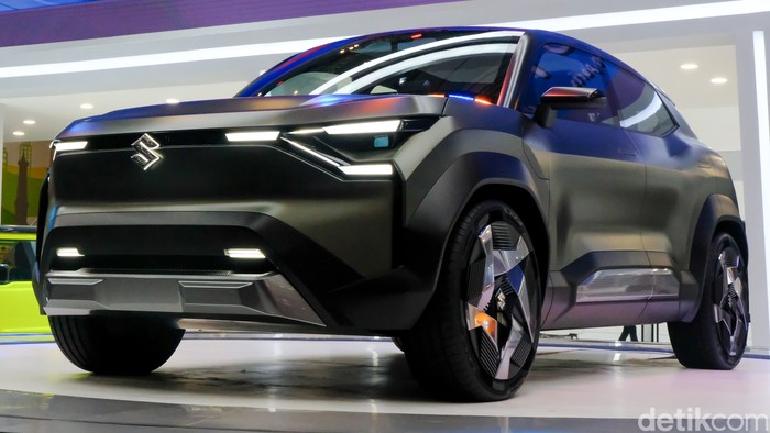 Produsen mobil Suzuki di Indonesia itu resmi memperkenalkan mobil listrik pertamanya di pameran yang berlangsung di ICE BSD, Tangerang, Rabu (17/7/2024). Mobil listrik ini diberi nama Suzuki eVX.