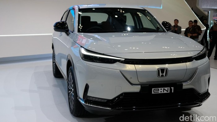 Honda Kenalkan Step WGN dan e:N1 Kembaran HR-V di GIIAS 2024 PT Honda Prospect Motor (HPM) kembali meramaikan Gaikindo Indonesia International Auto Show (GIIAS) 2024. HPM memperkenalkan Honda Step WGN dan Honda e:N1 di ICE BSD City, Tangerang, Rabu (17/7/2024).
