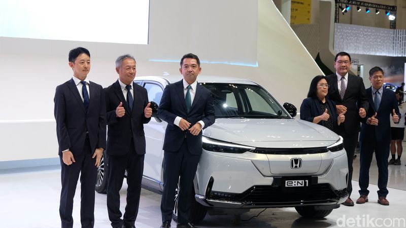 PT Honda Prospect Motor (HPM) kembali meramaikan Gaikindo Indonesia International Auto Show (GIIAS) 2024. HPM memperkenalkan Honda Step WGN dan Honda e:N1 di ICE BSD City, Tangerang, Rabu (17/7/2024).