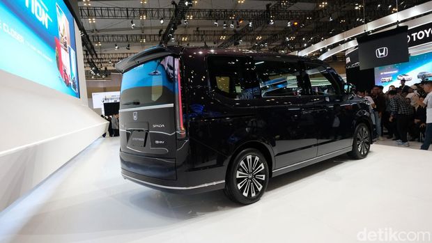PT Honda Prospect Motor (HPM) kembali meramaikan Gaikindo Indonesia International Auto Show (GIIAS) 2024. HPM memperkenalkan Honda Step WGN dan Honda e:N1 di ICE BSD City, Tangerang, Rabu (17/7/2024).