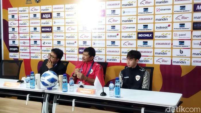 Indra Sjafrie saat jumpa pers