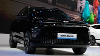 Franciscus Soerjopranoto selaku Chief Operation Officer (COO) PT HMID mengatakan, Hyundai Kona Electric merupakan mobil listrik pertama di Indonesia yang menggunakan baterai buatan lokal.