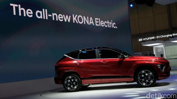 Hyundai Kona Electric diluncurkan di GIIAS 2024 di ICE BSD City, Tangerang, Rabu (17/7/2024). Mobil ini mengusung baterai listrik produksi dalam negeri.