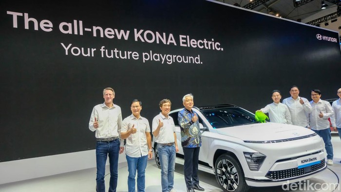 Hyundai Kona Electric diluncurkan di GIIAS 2024 di ICE BSD City, Tangerang, Rabu (17/7/2024). Mobil ini mengusung baterai listrik produksi dalam negeri.