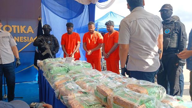Kapal bawa sabu ditangkap di perairan Karimun, Kepri. (Alamudin Hamapu/detikSumut)