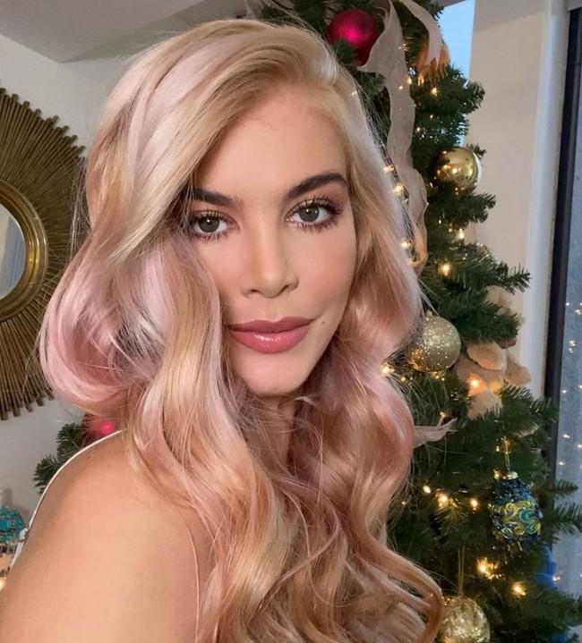 Beberapa wanita lain muncul dengan cerita yang serupa, menggambarkan pengalaman mengerikan mereka menjadi korban perdagangan seks yang dijalankan oleh Torres. Mereka awalnya tertarik dengan kisah sukses Torres yang berhasil keluar dari kemiskinan di Brasil dan menjadi seorang influencer. Ia pun dikenal dengan koneksi dengan selebriti Hollywood, hingga dikabarkan pernah berkencan dengan Leonardo DiCaprio. Foto: Dok. Instagram