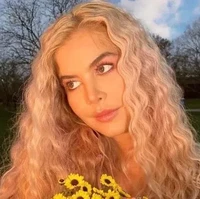 Dengan tampilan luar sebagai seorang influencer wellness yang sukses, Kat Torres ternyata memiliki sisi gelap yang merugikan banyak wanita. Foto: dok. Instagram