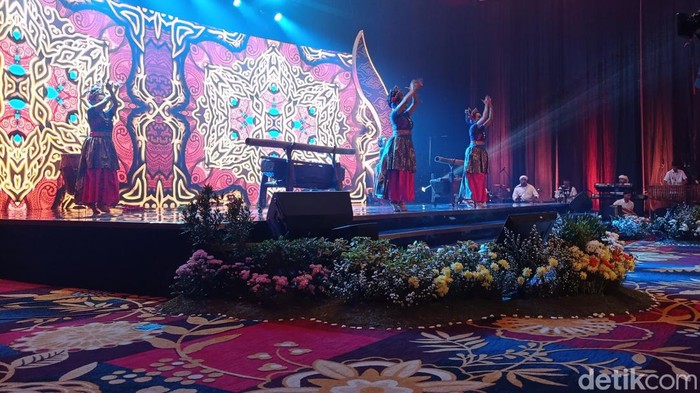 Kemeriahan pembukaan acara detikJabar Awards 2024. Kemeriahan pembukaan acara detikJabar Awards 2024.
