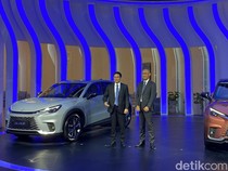 Mobil Hybrid Lexus Paling Terjangkau Meluncur, Harga di Bawah Rp 1 M