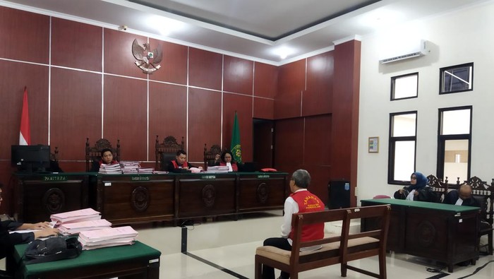 Liem Hoo Kwan Willy menjalani sidang perdana di PN Pandeglang.