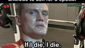 Jangan sungkan minta tolong bantuan orang kalau lagi di gym. Foto: GymFailNation via Bored Panda