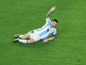 Suarez Yakin Messi Segera Pulih dari Cedera