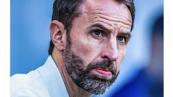 Southgate harus resign. Bagaimana dia bisa gagal di Euro dengan semua skuad itu? kritik netizen ini. Foto: Twitter