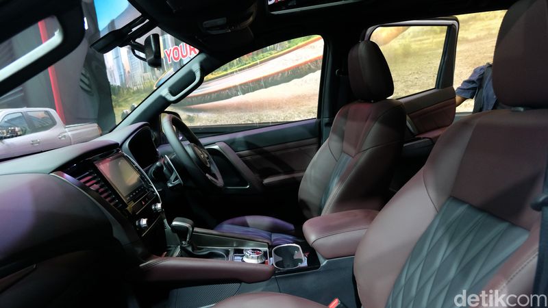 Mitsubishi Motors Krama Yudha Sales Indonesia resmi meluncurkan dua model ladder frame andalan, Mitsubishi All New Triton dan New Pajero Sport di GIIAS 2024 yang diselenggerakan di ICE, BSD, Tangerang, Rabu (17/7/2024).