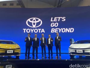 Toyota Optimistis Pasar Mobil Nasional Tahun 2024 Tembus 900 Ribu Unit