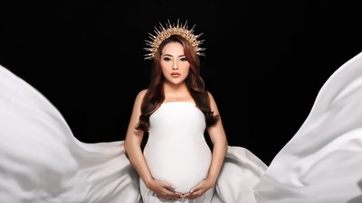 7 Pemotretan Maternity Mpok Alpa yang Bikin Pangling, Bumil Cantik Maksimal