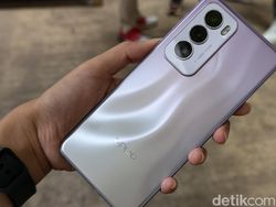 Menggenggam Oppo Reno 12 Series, Bodinya Tangguh Bisa Jadi Palu Dadakan
