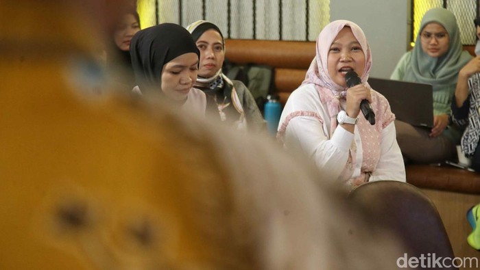 Suasana diskusi tentang Membedah Disinformasi Dampak BPA Bagi Kesehatan saat acara Detikcom Leader Forum di e + e Coffee Kitchen Semanggi, Jakarta, Rabu (17/7/2024).