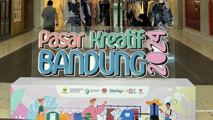 Pasar ekonomi kreatif (ekraf) Kota Bandung.