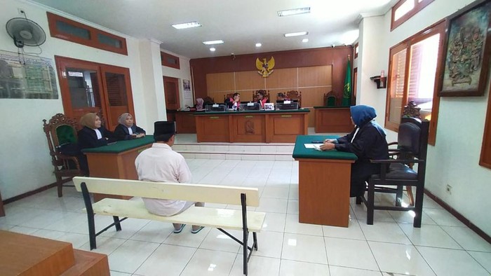 Pembunuh iu dan anak divois mati