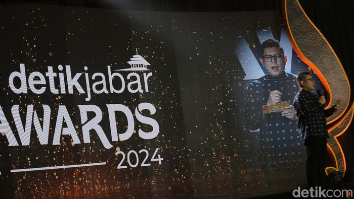 Pemimpin Redaksi ֱAlfito Deannova Gintings membuka ajang detikJabar Awards 2024 Pemimpin Redaksi ֱAlfito Deannova Gintings membuka ajang detikJabar Awards 2024