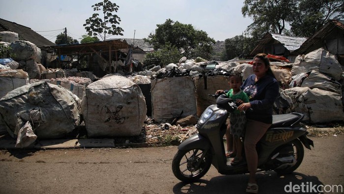 Penampakan kawasan di Bantargebang.