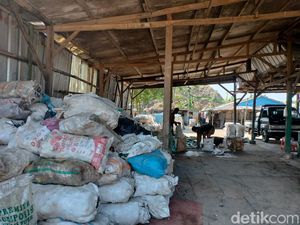 Pemulung Bantargebang Sampai Bisa Beli Rumah, Penghasilannya Berapa?