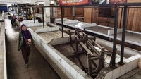 Pasar yang selesai dibangun pada 2017 dengan daya tampung sekitar 1.000 pedagang tersebut hingga kini belum berfungsi optimal dengan keterisian lapak kurang dari 30 persen.  