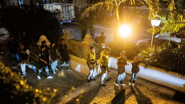 Petugas di lokasi pembunuhan di hotel mewah Thailand