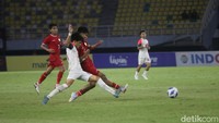 Laga dipimpin wasit Faisal Sulaiman Albalawi dari Arab Saudi (Foto: Deny Prastyo)