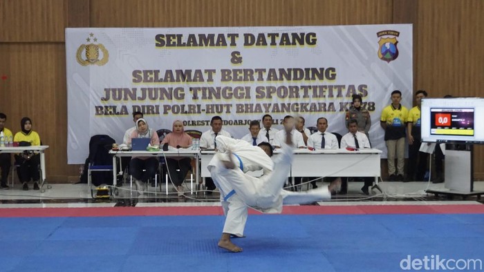 polresta sidoarjo gelar lomba bela diri peringati hari bhayangkara