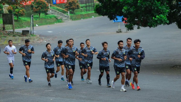 PSIM Jogja di sesi lari lintas alam sejauh 14 km di Kaliurang, Sleman, Rabu (17/7/202).