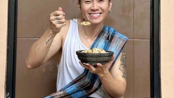 Iseng Bikin Konten Seblak, Rafael Tan Akhirnya Bisa Beli Rumah