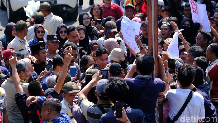Relawan hadir di gedung DPRD Solo untuk ucapkan terimakasih, Rabu (17)6/2024)