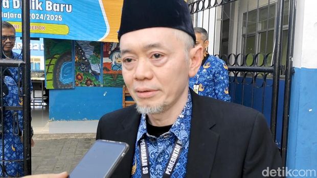 Sekretaris Dinas Pendidikan Kota Depok Sutarno (Devi Puspitasari/detikcom)