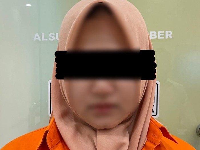 Selebgram asal Aceh Jaya berinisial NF (18) usai ditangkap polisi