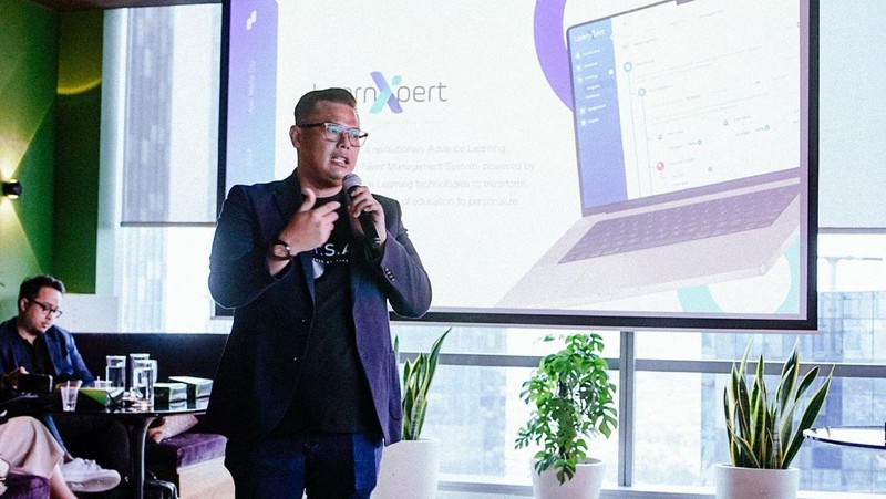 Sistem Pembelajaran Berbasis AI