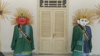 Bangunan Taman Benyamin Sueb ini dulunya merupakan bangunan peninggalan milik Meester Cornelis Senen sekitar tahun 1625 hingga 1661. Dan kala Daendels menjabat sebagai Gubernur Jenderal Hindia-Belanda bekas kediaman Meester Cornelis ini didirikan tiga bangunan utama yang bisa dinikmati hingga saat ini.