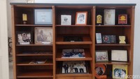 Di kawasan ini juga terdapat museum yang menampilkan beberapa penghargaan yang diraih oleh Bang Ben dan juga beberapa peninggalan beliau seperti rilisan musik hingga wardrobe yang pernah ia kenakan dulu kala. Kemudian bangunan lainnya di area Taman Benyamin Sueb ini juga kerap dipakai untuk latihan oleh berbagai sanggar di Jakarta.